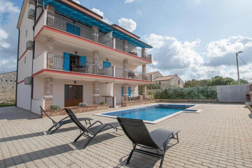 Apartman Rocky Petrovija Buitenkant foto