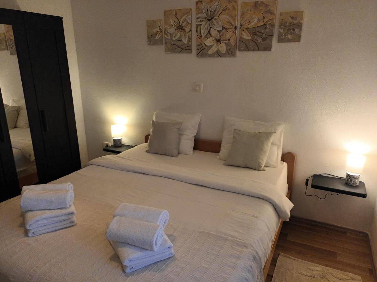 Apartman Rocky Petrovija Buitenkant foto