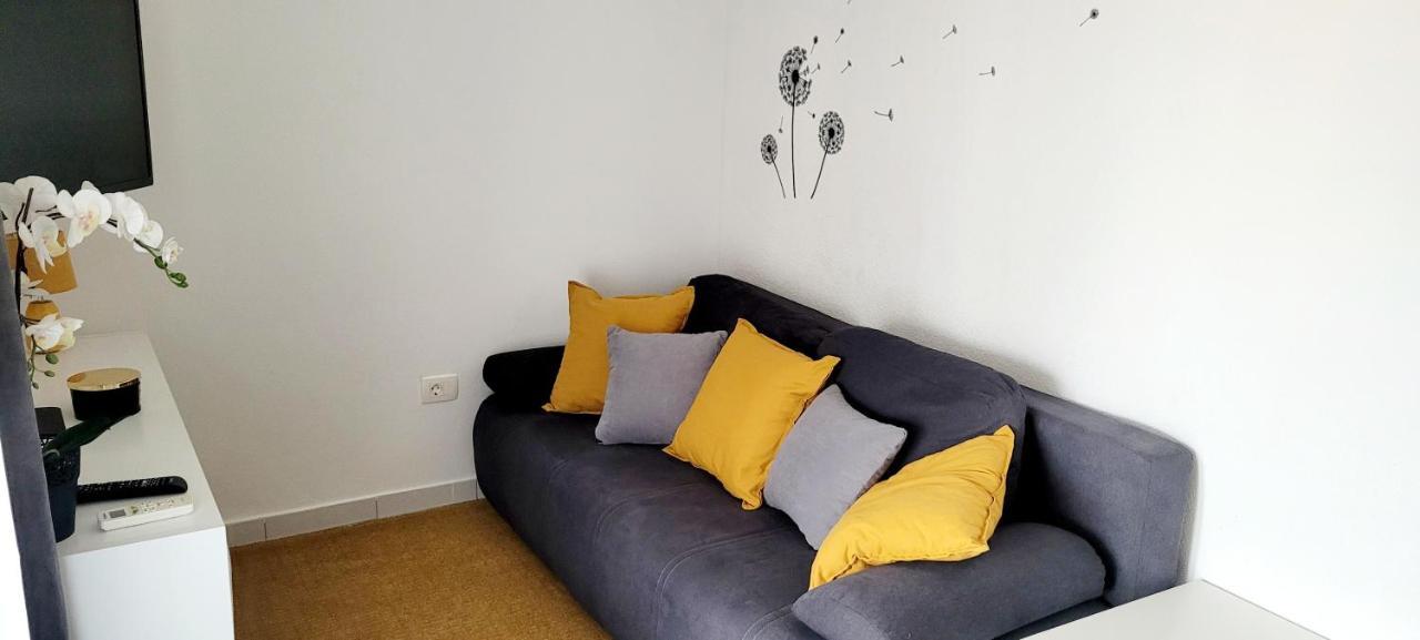 Apartman Rocky Petrovija Buitenkant foto