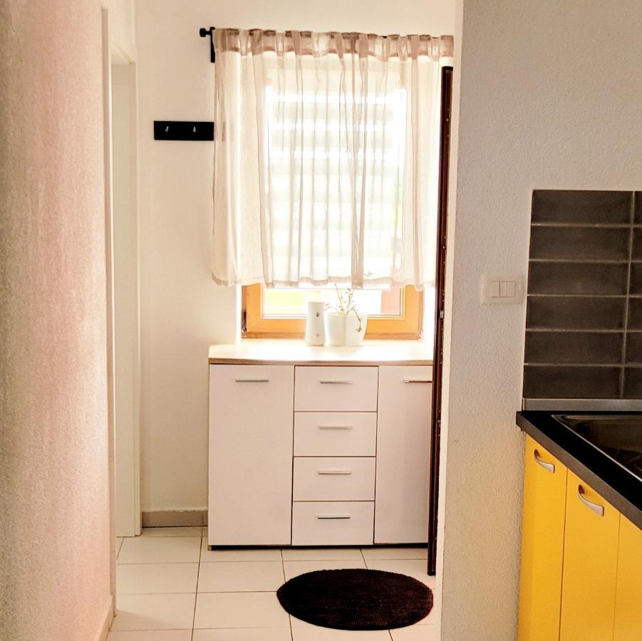 Apartman Rocky Petrovija Buitenkant foto