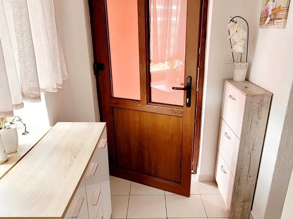 Apartman Rocky Petrovija Buitenkant foto