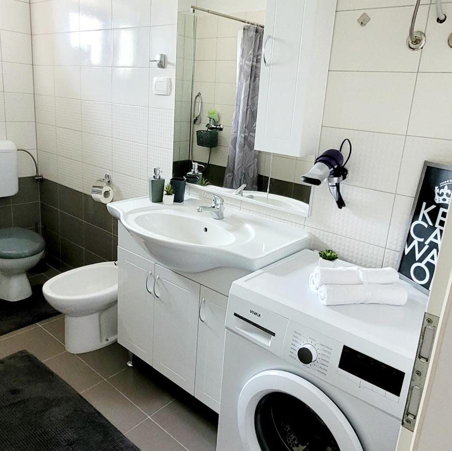 Apartman Rocky Petrovija Buitenkant foto