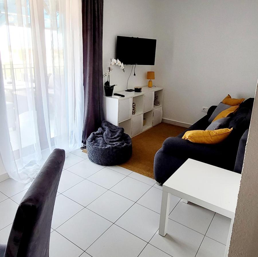 Apartman Rocky Petrovija Buitenkant foto